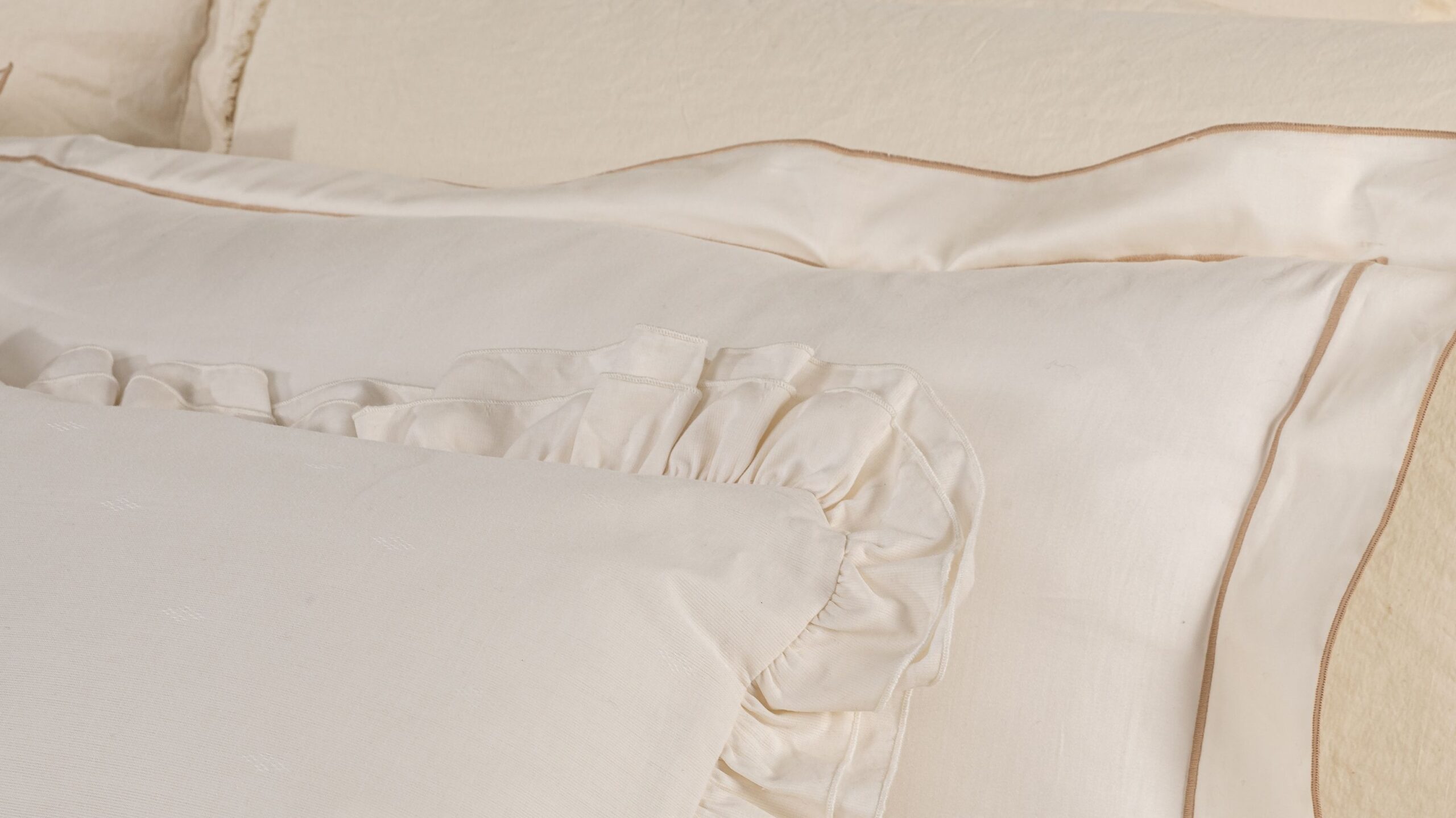 Sabe a diferença entre o tecido percale e o tecido cetim?